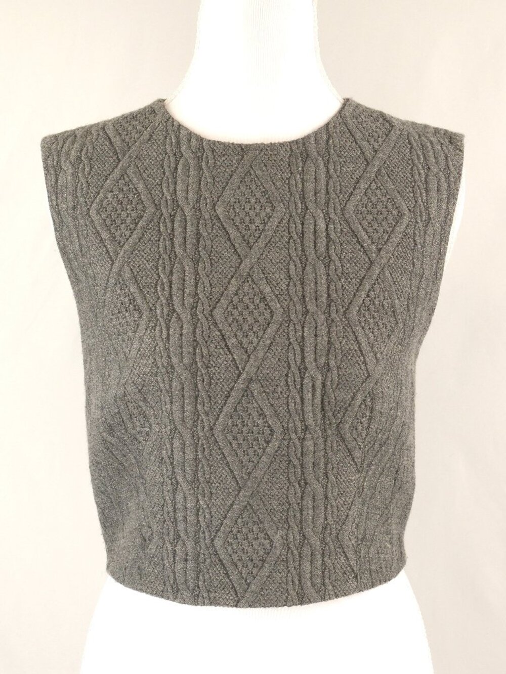 Alice + Olivia Klynn Diamond Cable Knit Sleeveless Crop Top, Grey US 4